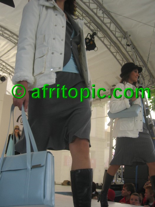 ../Images/Krefeld-Strssenmodenschau-2005 215.jpg